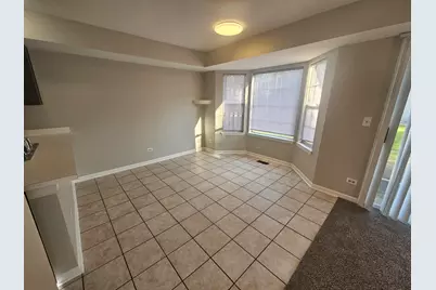 10 King Drive, Streamwood, IL 60107 - Photo 9