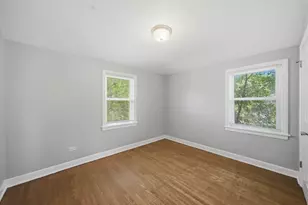 10122 S Luella Ave, Chicago, IL 60617 - Photo 15