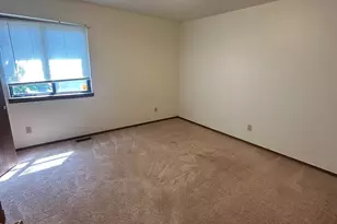 912 Pomona Dr, Champaign, IL 61822 - Photo 9