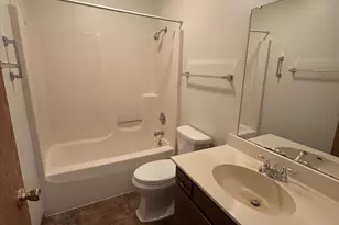 912 Pomona Dr, Champaign, IL 61822 - Photo 11