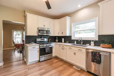 16 Crystal Ridge Drive, Crystal Lake, IL 60012 - Photo 5