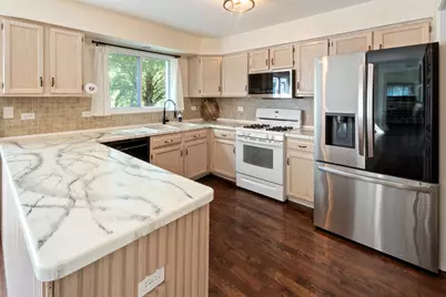 189 Hampton Street, Cary, IL 60013 - Photo 11