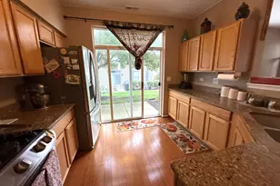2871 Falling Waters Ln, Lindenhurst, IL 60046 - Photo 7