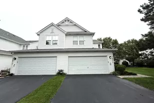 2871 Falling Waters Ln, Lindenhurst, IL 60046 - Photo 3