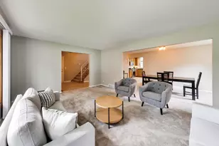 1207 W Thomas St, Arlington Heights, IL 60004 - Photo 3
