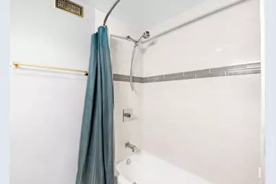 4250 N Marine Drive #2130, Chicago, IL 60613 - Photo 11