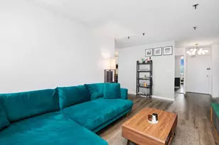 4250 N Marine Dr, Chicago, IL 60613 - Photo 3