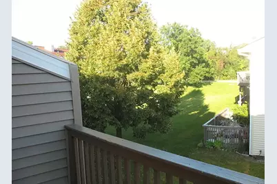 995 S Pinetree Circle #995, Buffalo Grove, IL 60089 - Photo 5