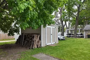 221 Central Ave, Genoa, IL 60135 - Photo 45