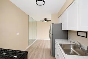 1500 Robin Cir, Hoffman Estates, IL 60194 - Photo 5