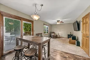 1253 Evergreen Dr, Carol Stream, IL 60188 - Photo 21