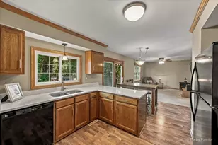 1253 Evergreen Dr, Carol Stream, IL 60188 - Photo 17