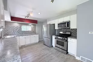 1426 W 112th Pl, Chicago, IL 60643 - Photo 9