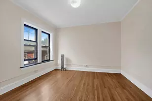 2439 W Birchwood St, Chicago, IL 60645 - Photo 13
