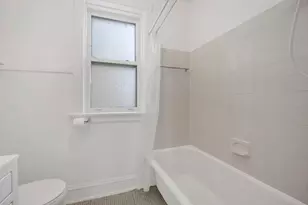 2439 W Birchwood St, Chicago, IL 60645 - Photo 15
