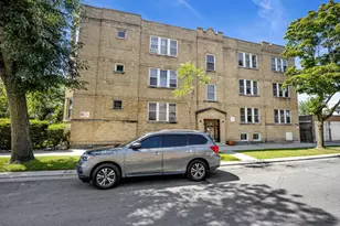 2439 W Birchwood St, Chicago, IL 60645 - Photo 1