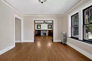 2439 W Birchwood St, Chicago, IL 60645 - Photo 7