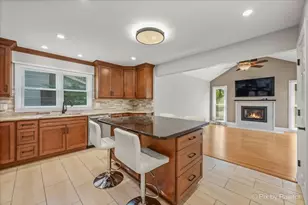 725 N Vista Dr, Algonquin, IL 60102 - Photo 9
