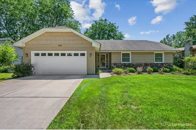 725 N Vista Drive, Algonquin, IL 60102 - Photo 1