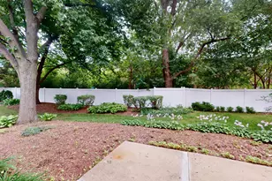 1237 Cranbrook Dr, Schaumburg, IL 60193 - Photo 35