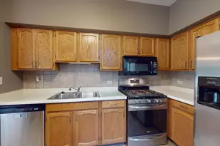 1237 Cranbrook Dr, Schaumburg, IL 60193 - Photo 15