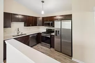 2713 S Embers Ln, Arlington Heights, IL 60005 - Photo 9