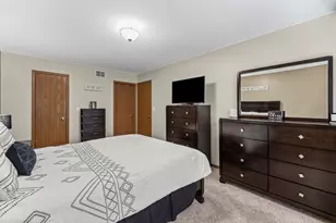 237 N Walnut St, Bensenville, IL 60106 - Photo 11