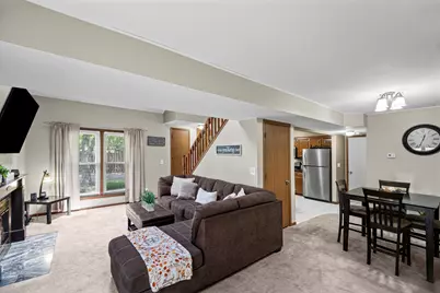 237 N Walnut Street #L, Bensenville, IL 60106 - Photo 3