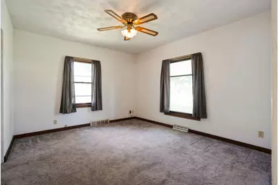 1010 Main Street, Erie, IL 61250 - Photo 5
