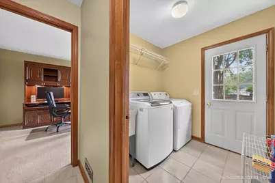 425 Brentwood Court, Roselle, IL 60172 - Photo 21