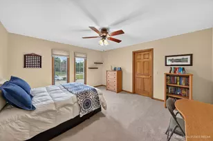 425 Brentwood Ct, Roselle, IL 60172 - Photo 29