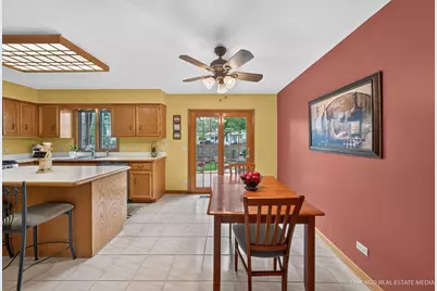 425 Brentwood Court, Roselle, IL 60172 - Photo 15
