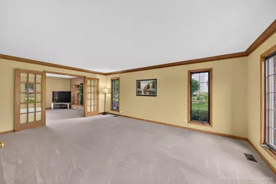 425 Brentwood Court, Roselle, IL 60172 - Photo 5