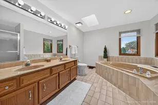425 Brentwood Ct, Roselle, IL 60172 - Photo 27