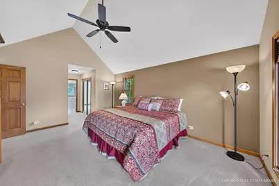 425 Brentwood Court, Roselle, IL 60172 - Photo 25