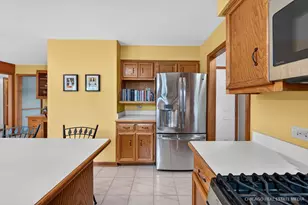 425 Brentwood Ct, Roselle, IL 60172 - Photo 13