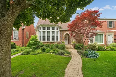 6638 N Trumbull Avenue, Lincolnwood, IL 60712 - Photo 1