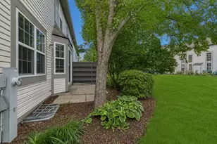 651 Lancaster Cir, Elgin, IL 60123 - Photo 5