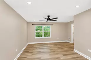 651 Lancaster Cir, Elgin, IL 60123 - Photo 21