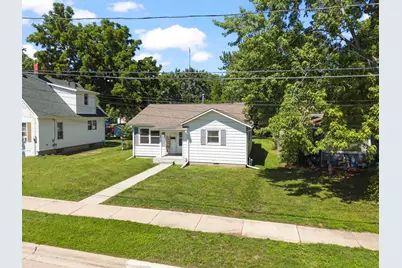 913 N 15th Street, Dekalb, IL 60115 - Photo 1
