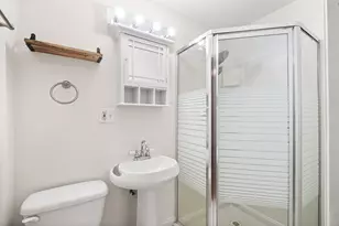 6452 N Bell Ave, Chicago, IL 60645 - Photo 11