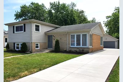 4715 W Lake Avenue, Glenview, IL 60025 - Photo 1