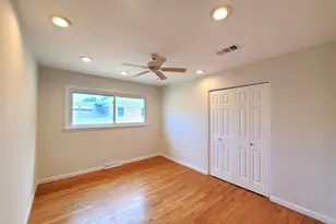 4715 W Lake Ave, Glenview, IL 60025 - Photo 13