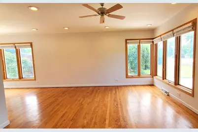 4715 W Lake Avenue, Glenview, IL 60025 - Photo 3