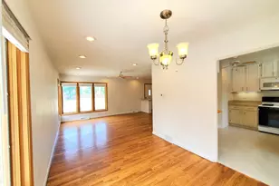 4715 W Lake Ave, Glenview, IL 60025 - Photo 5