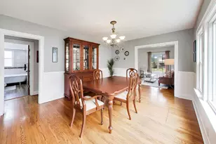 124 E Grantley Ave, Elmhurst, IL 60126 - Photo 9