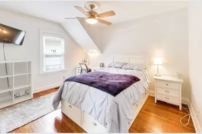 124 E Grantley Avenue, Elmhurst, IL 60126 - Photo 15