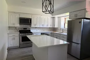 17 S Williams St, Westmont, IL 60559 - Photo 5