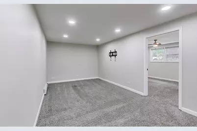 1086 N Northwest Highway #G, Park Ridge, IL 60068 - Photo 3