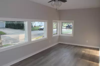 804 N Jackson Street, Clifton, IL 61727 - Photo 7